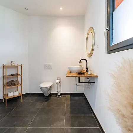 Light-filled With Panoramic Views *