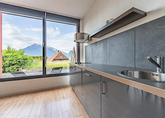 Light-filled With Panoramic Views Oberhofen