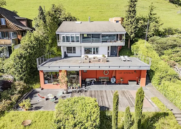 Light-filled With Panoramic Views Oberhofen