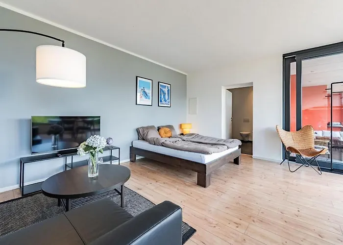 Light-filled With Panoramic Views Oberhofen